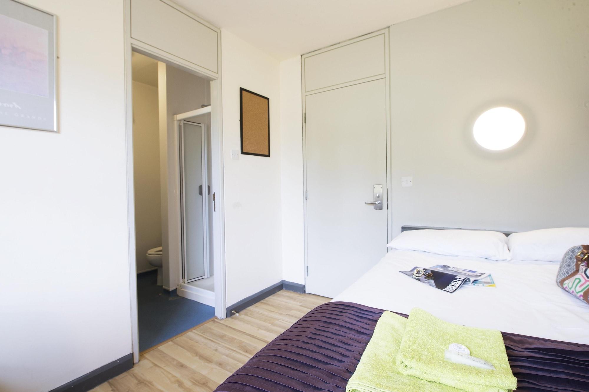 Corrib Village Rooms University Of 골웨이 외부 사진